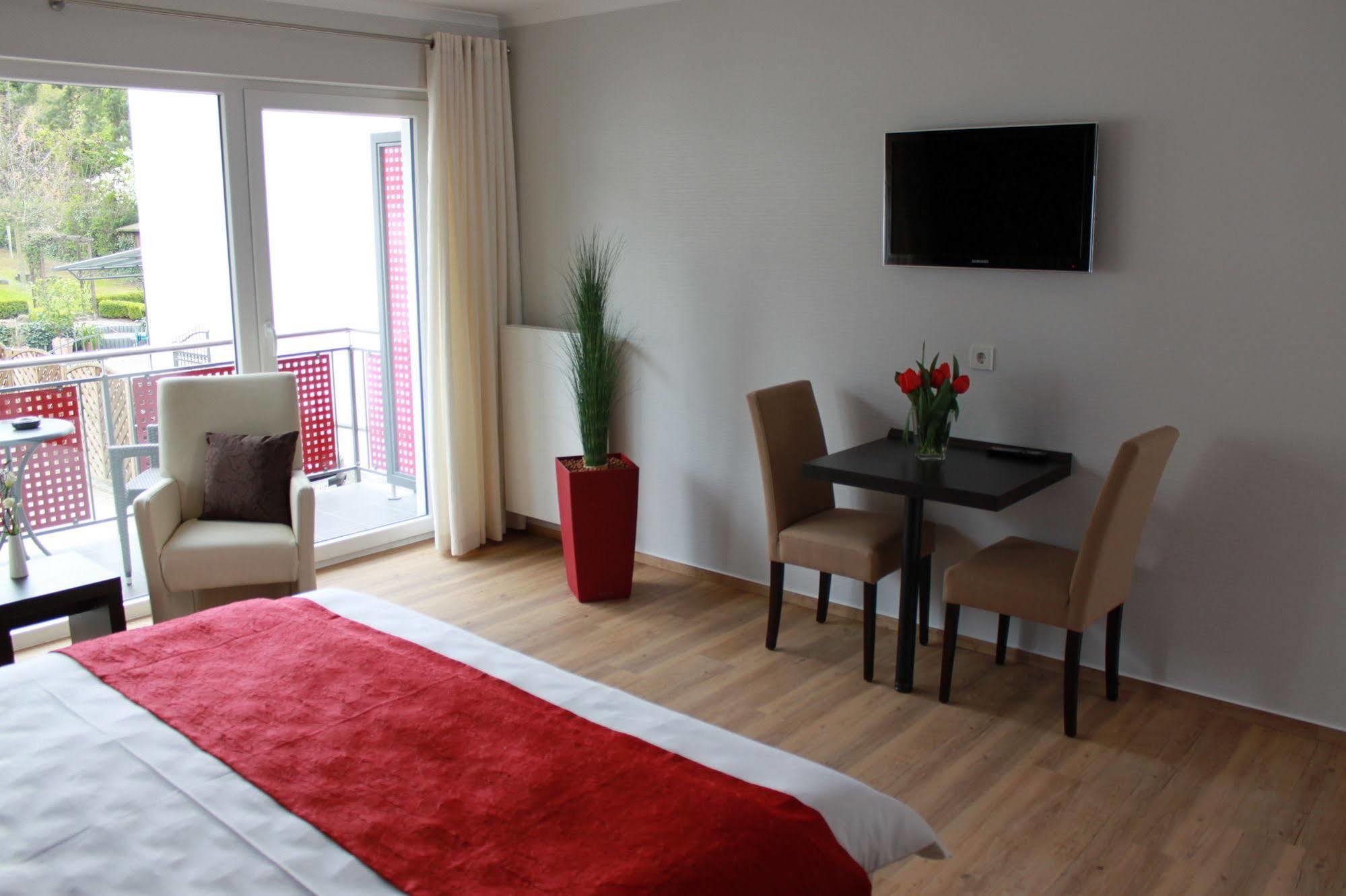 Feriendomizil Am Lindenplatz Hotel Bullay Eksteriør billede
